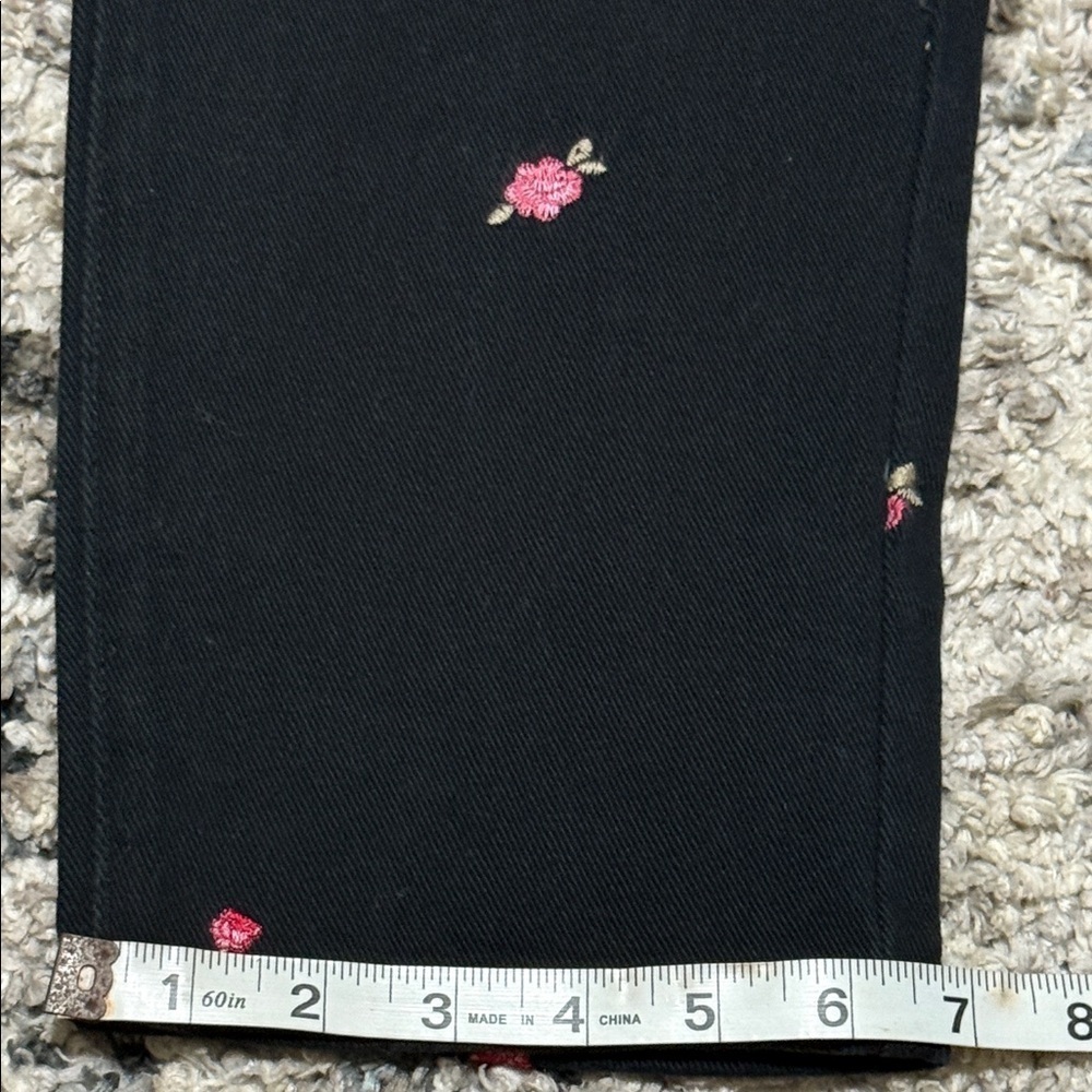 PacSun Black Cropped Jeans with Pink Details - Picture 8 of 12